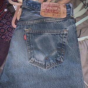 DIY Levi 501 shorts